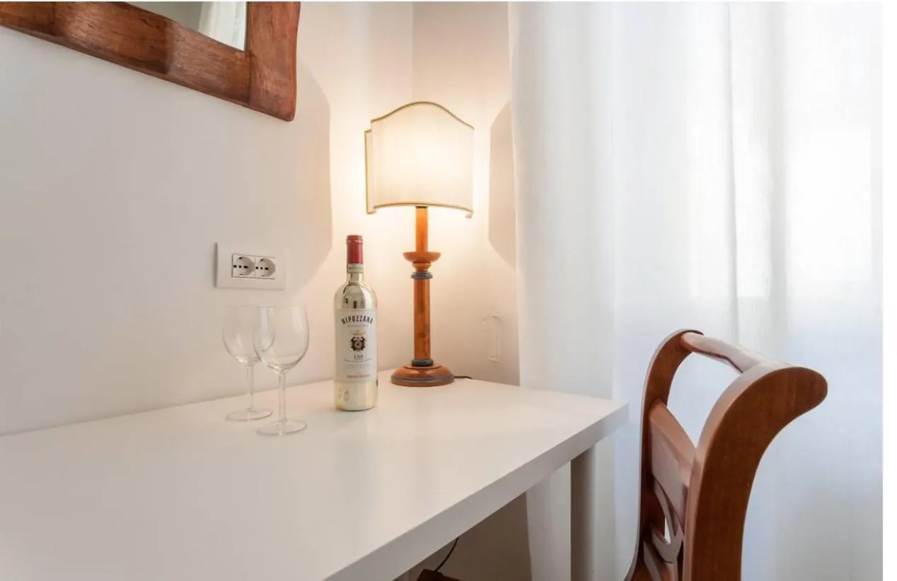 Santo Spirito Boutique Apartments Florencja Włochy